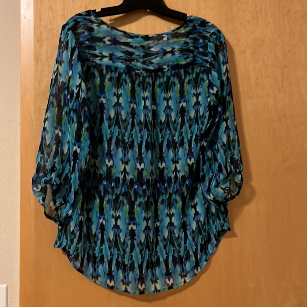 Express blouse - size medium - Picture 2 of 2
